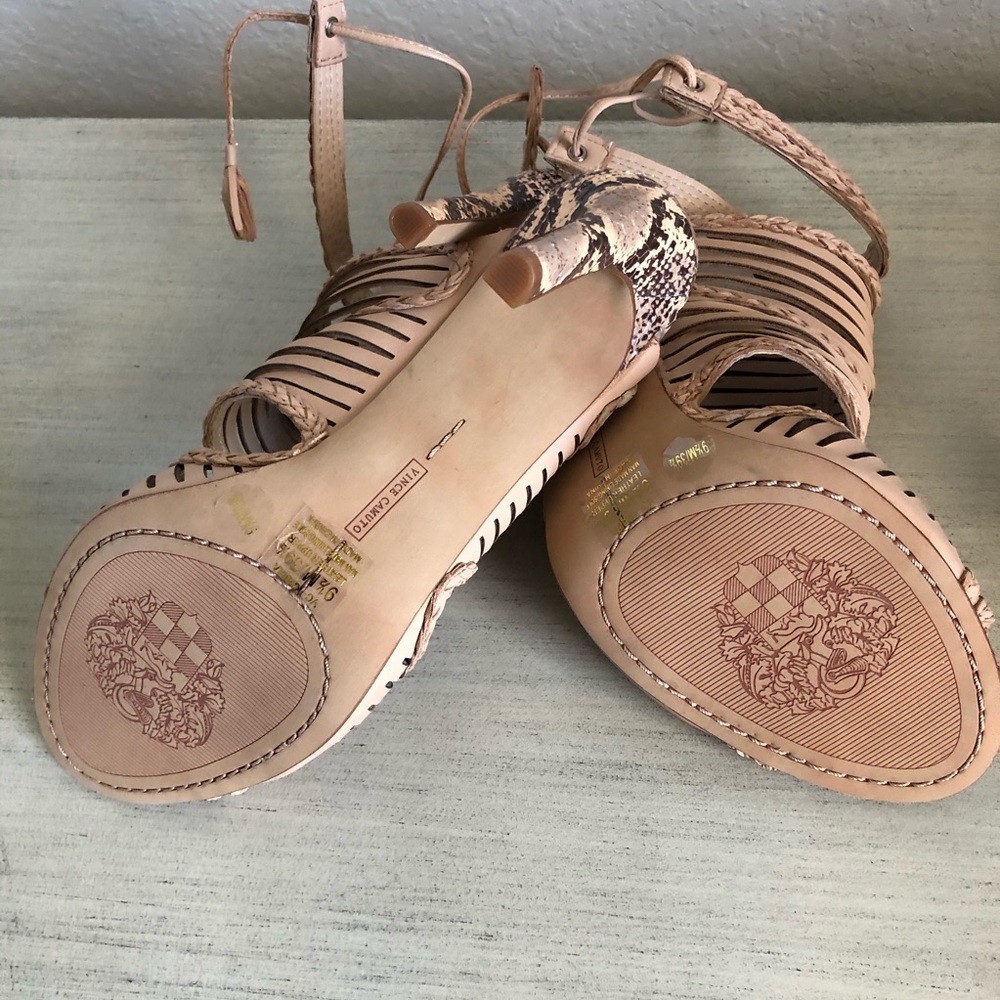 Great summer heeled sandals - Picture 2 of 3
